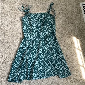 Women’s tie strap dress